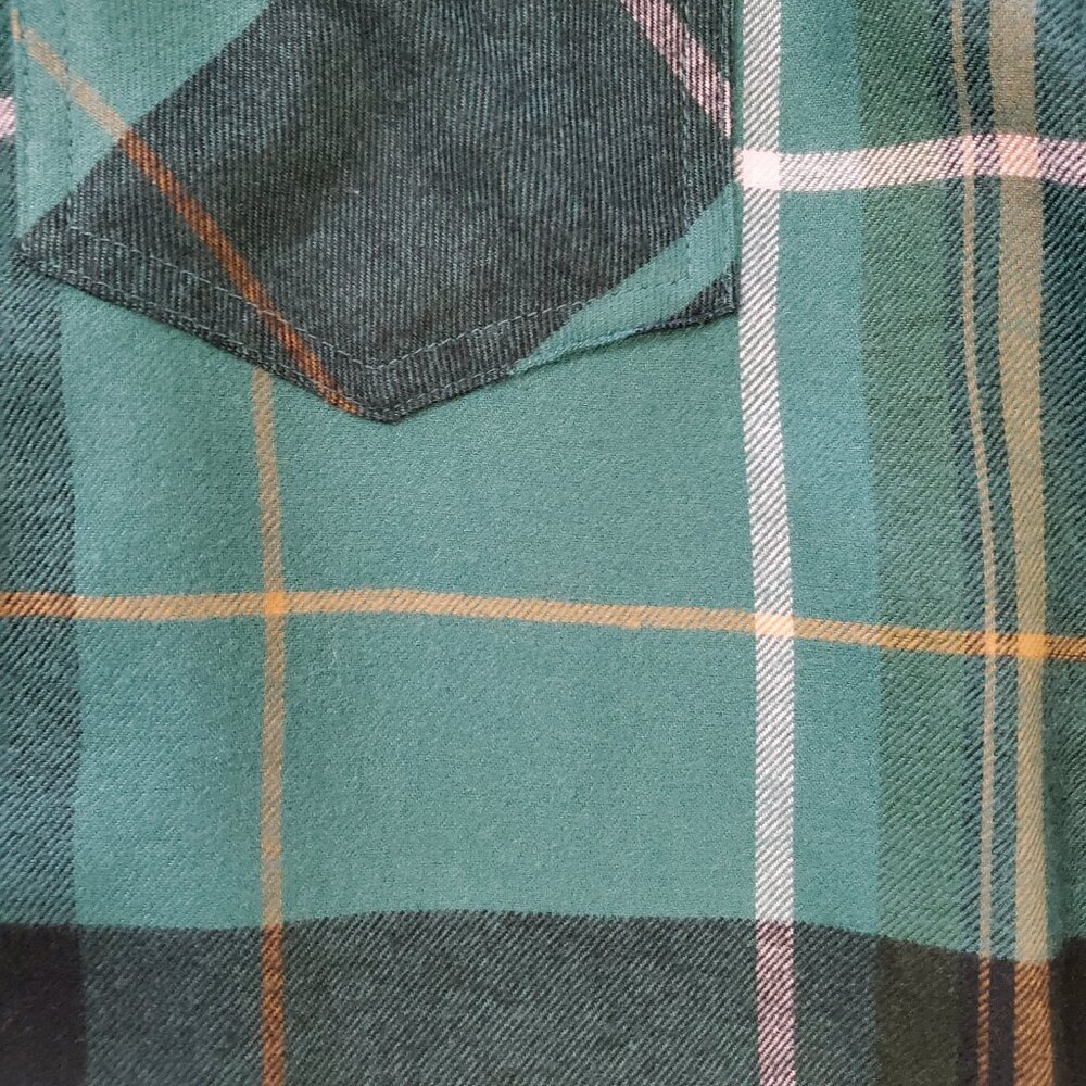 NWT Maurices Green Plaid Button Down Shirt Top Women's Size XL - Picture 6 of 6